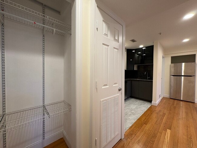 Building Photo - 1801 Beacon St