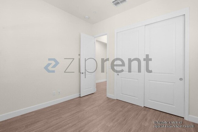 Building Photo - 941 Bracken Ct