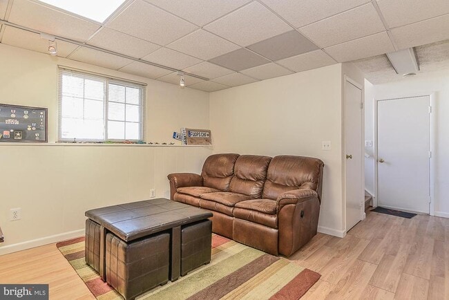 Building Photo - 8291 Raindrop Way