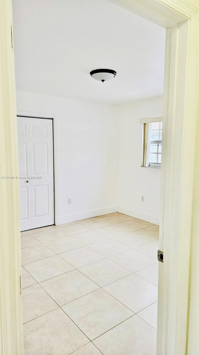 Building Photo - 3182 SW 25th Ter