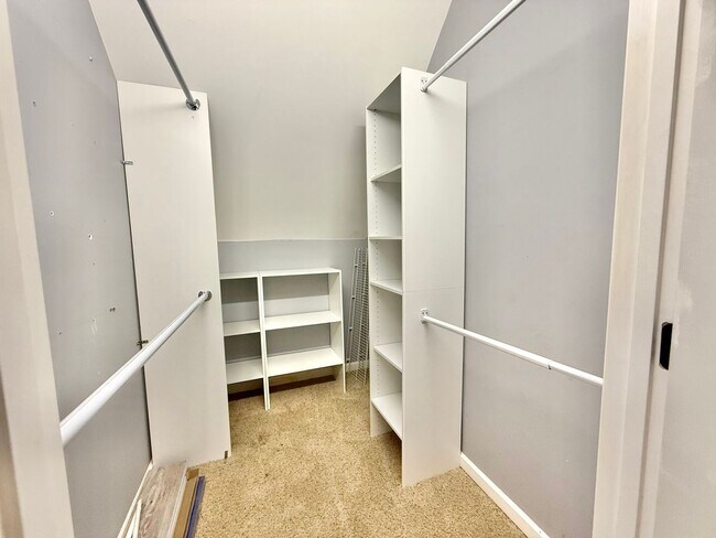 Building Photo - 309 Bullrun Valley Dr