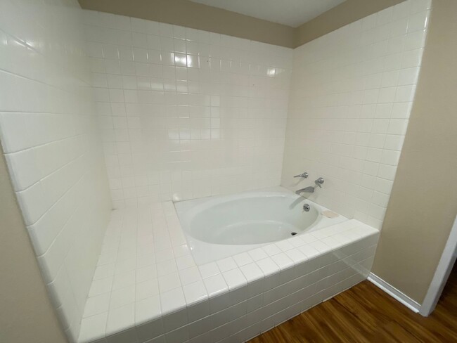 Building Photo - 3-BEDROOM / 3-BATHROOM TOWNHOUSE - CORONAD...