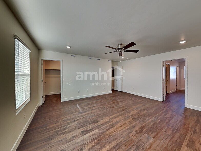 Building Photo - 7438 S Via Bombachas