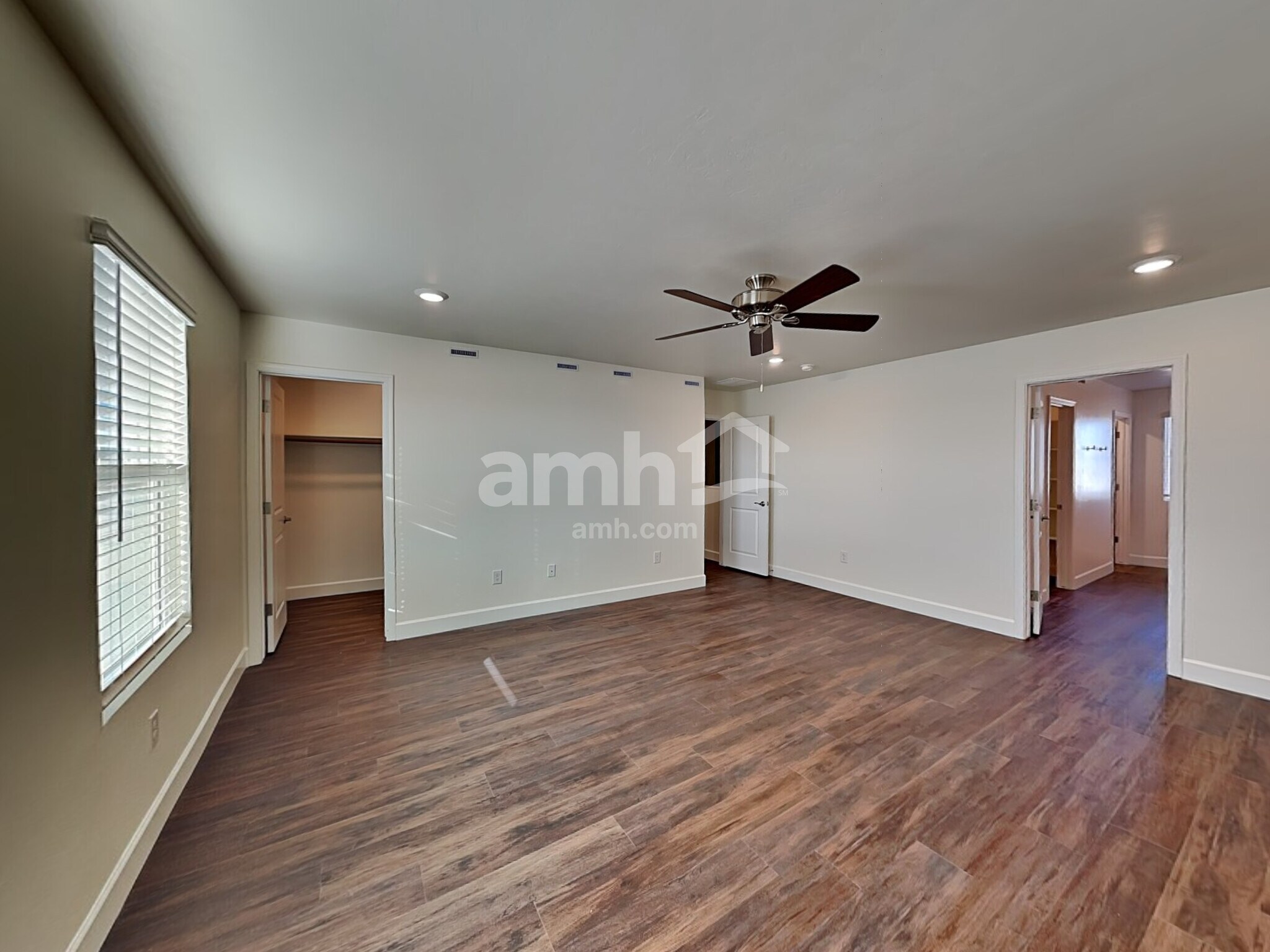 Building Photo - 9628 Harkes Dr