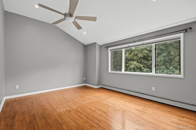 Building Photo - 5 Meadowlark Cir