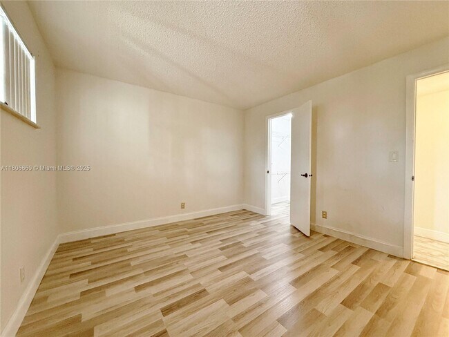 Building Photo - 8970 S Hollybrook Blvd
