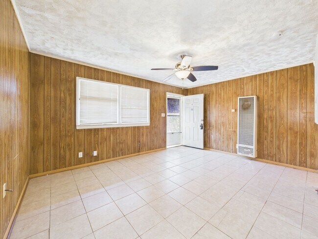 Building Photo - Two Bedroom Rental House in Lafayette!