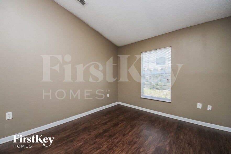 Building Photo - 7560 Groveoak Dr