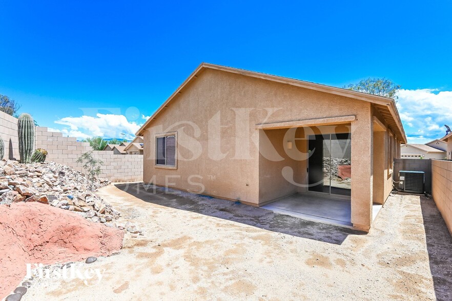 Building Photo - 3246 S Lakeside Ridge Loop