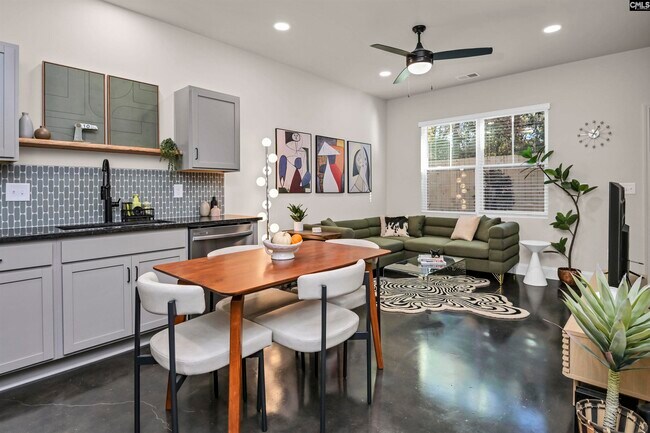 Building Photo - 816 Shull St