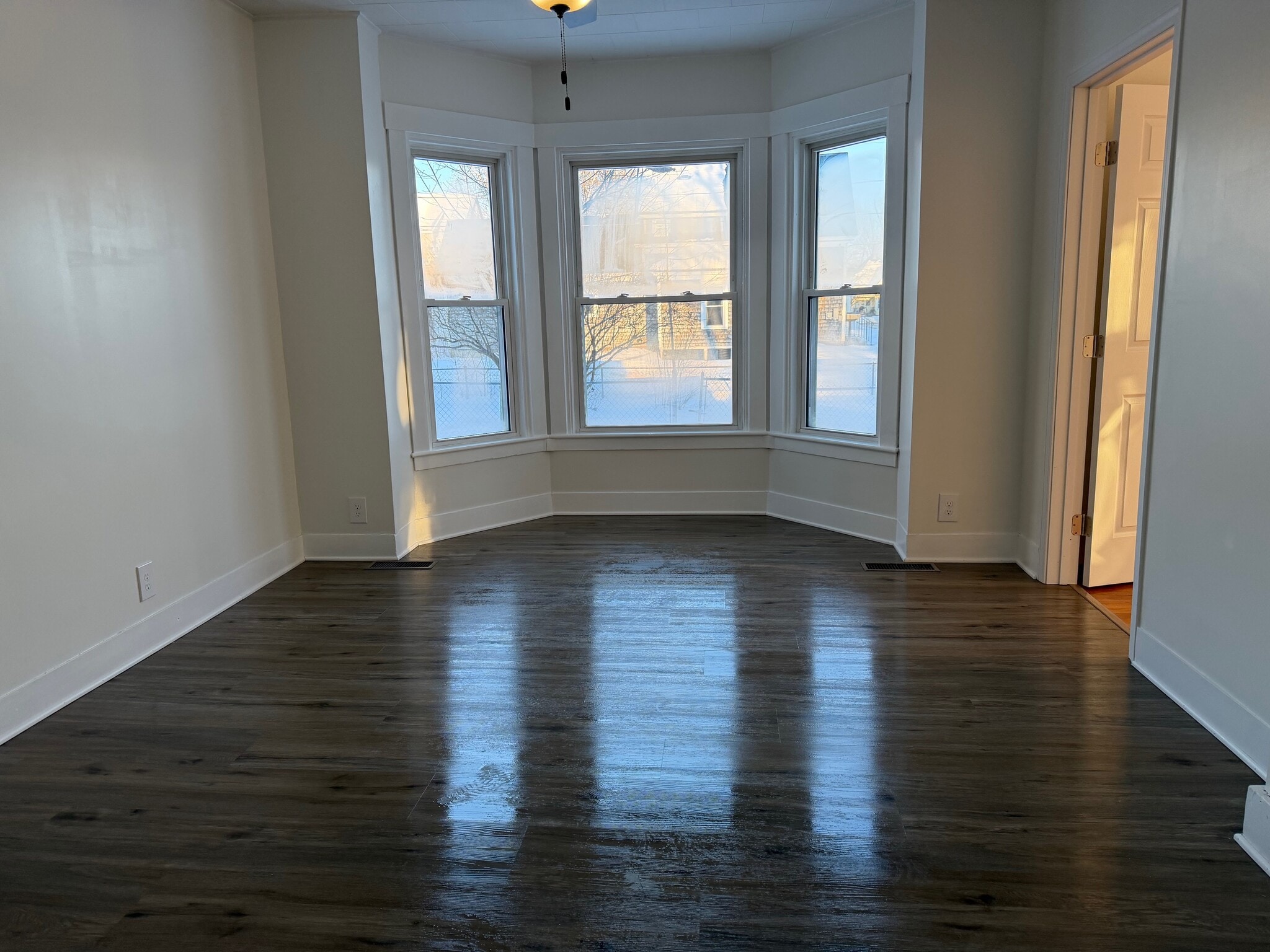 Building Photo - 131 George St