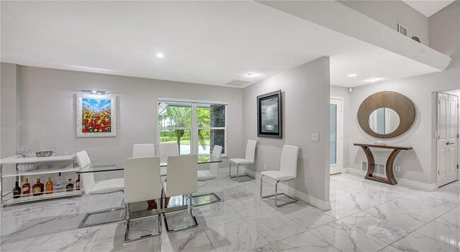 Building Photo - 245 Bird Key Dr