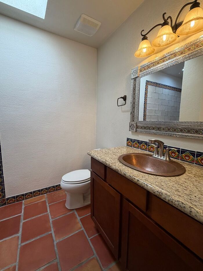 Building Photo - 5213 N Tigua Dr