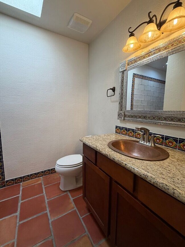 Building Photo - Stylishly Remodeled 2-Bedroom 2 Bath Townhome in Pueblo Villas