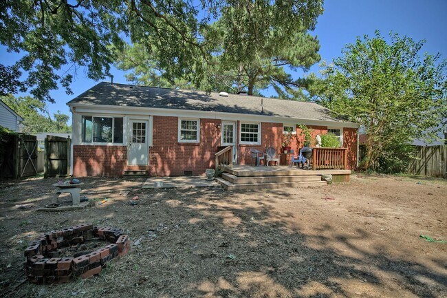 Building Photo - 12 N Greenfield Ave