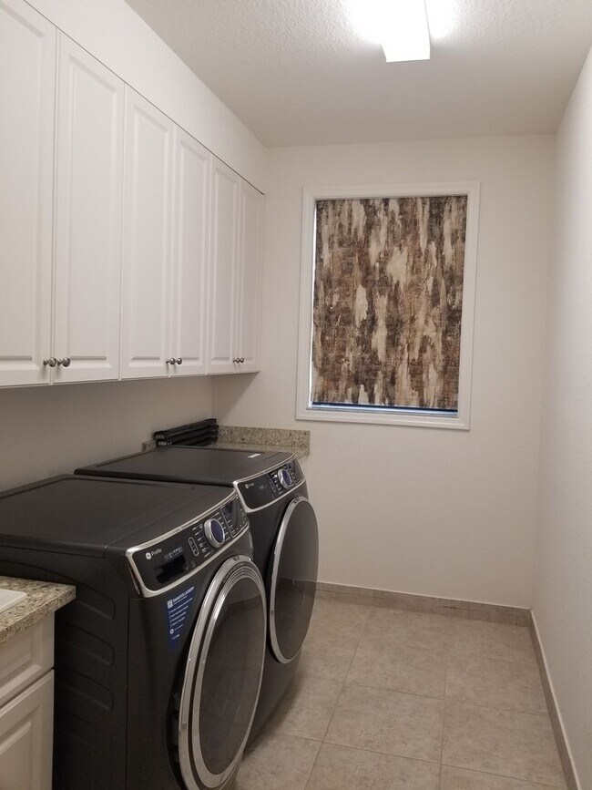 Building Photo - 11651 Oakwood Preserve Pl