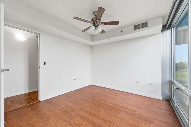 Building Photo - 9725 Woods Dr