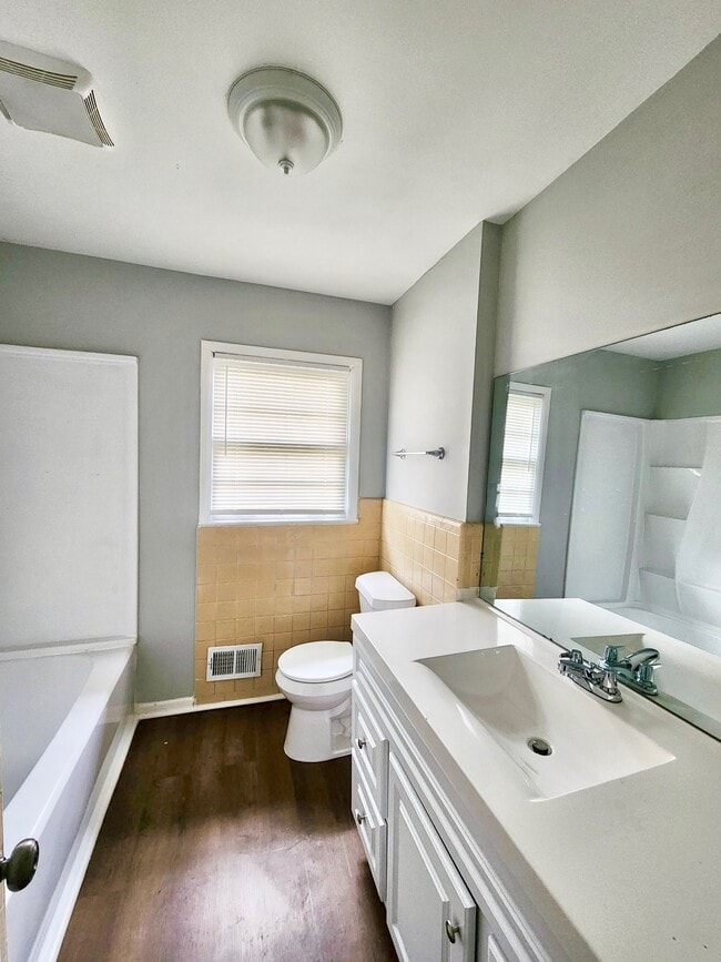 Building Photo - 1633 29th Street Ensley