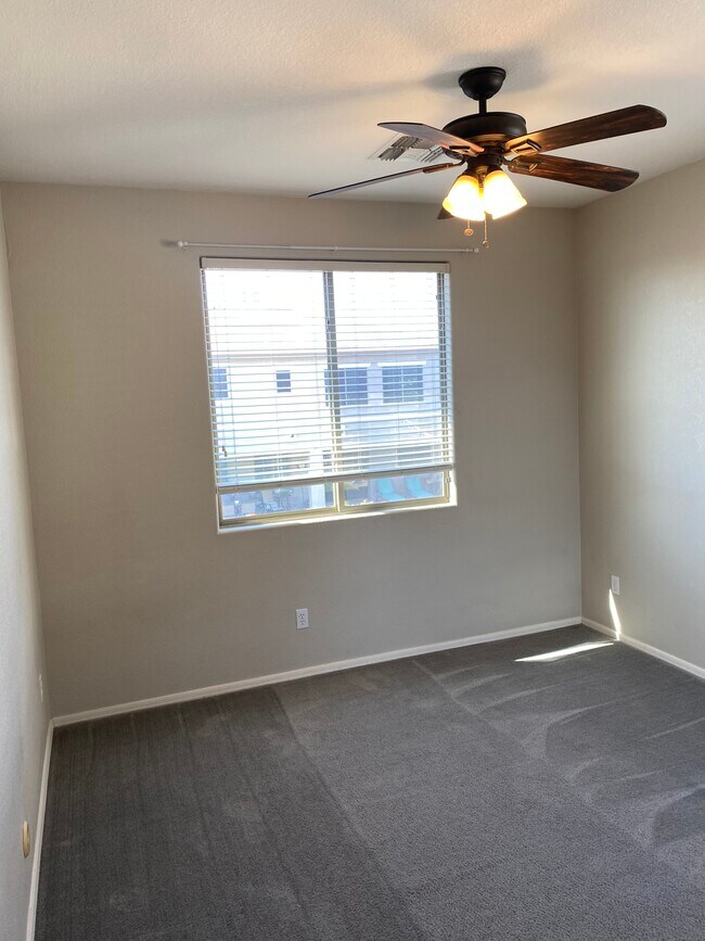 Building Photo - 18686 E Mockingbird Dr