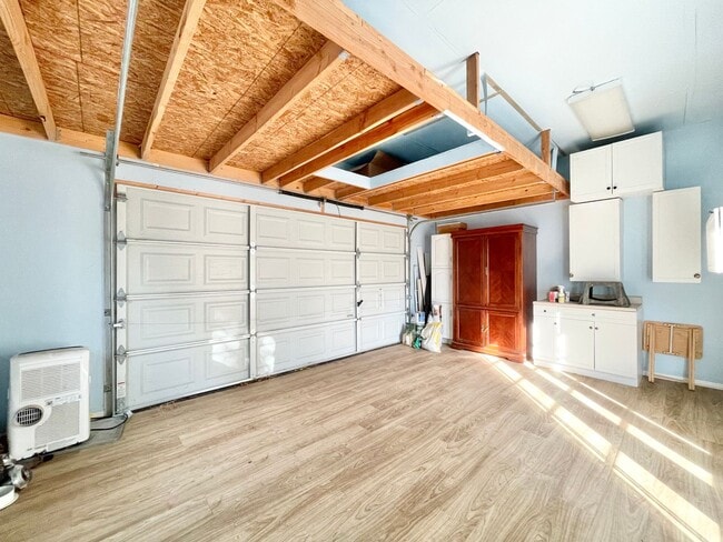 Building Photo - 4941 10th Ave