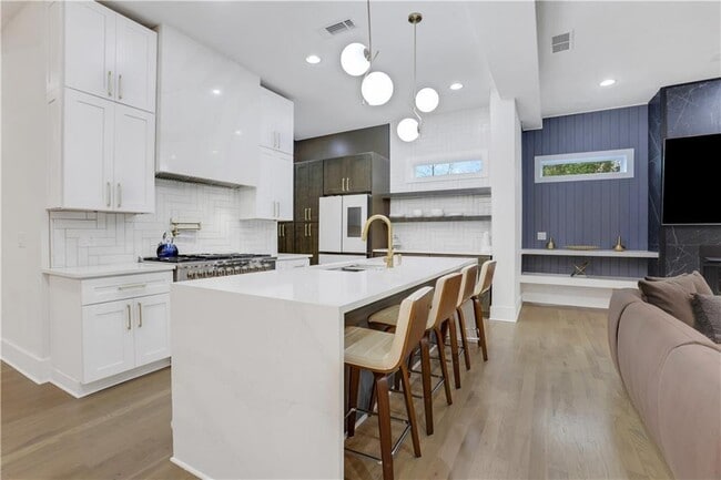 Building Photo - 2497 Wawona Dr NE