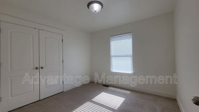 Building Photo - 1652 W Brooke St