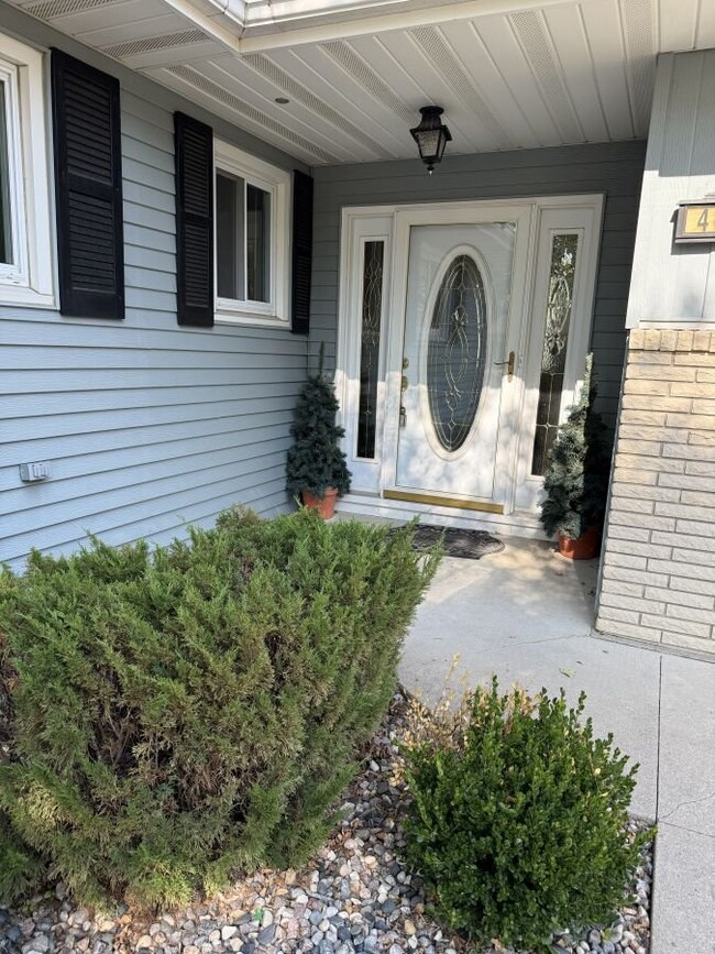 Building Photo - 406 Horn Ave