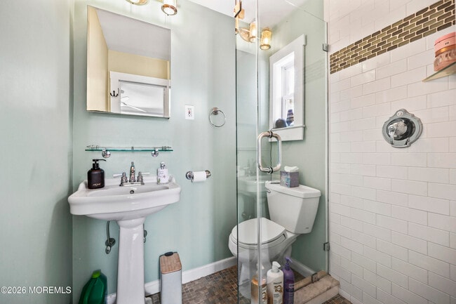 Building Photo - 214 Brinley Ave