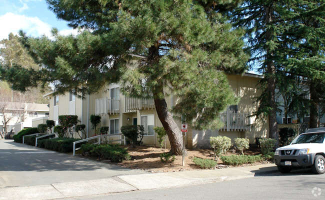 Building Photo - Jack London Townhomes