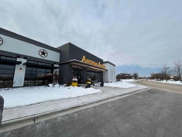 Building Photo - 314 Summit Cir