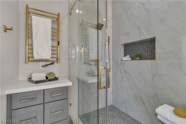 Building Photo - 8848 Rainbow Ridge Dr