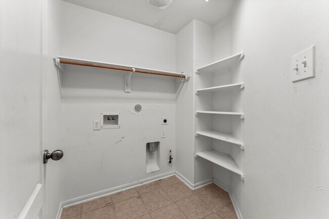 Building Photo - 30218 Deleon Fields Dr