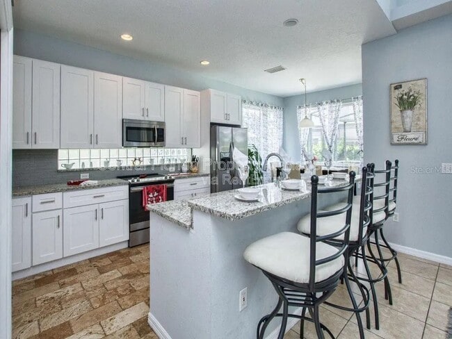 Building Photo - 2937 Sunset Vista Blvd