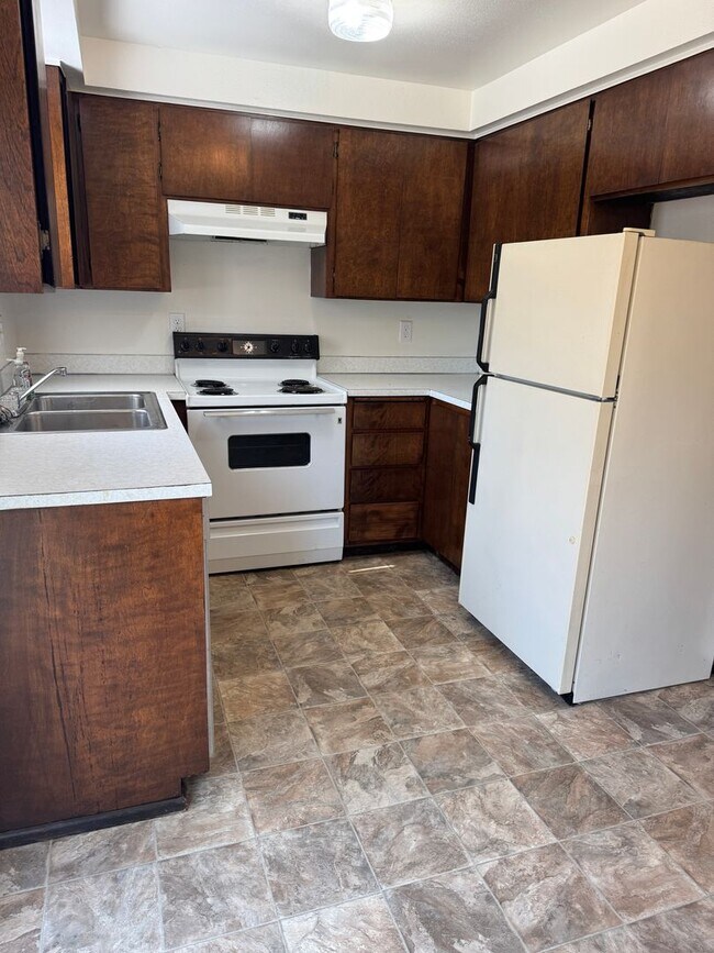Building Photo - 231 S 40th St