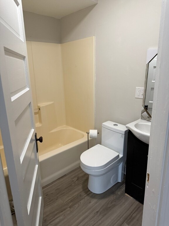 Building Photo - 68 Wales St