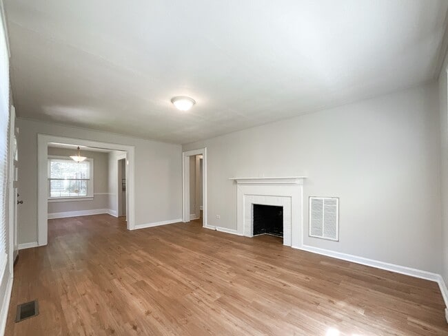 Building Photo - 512 Carl St