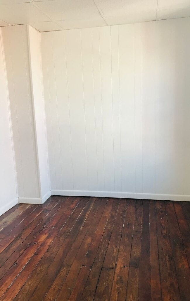 Building Photo - 3 Bedroom 1 Bath House, Yard-Oldtown East ...