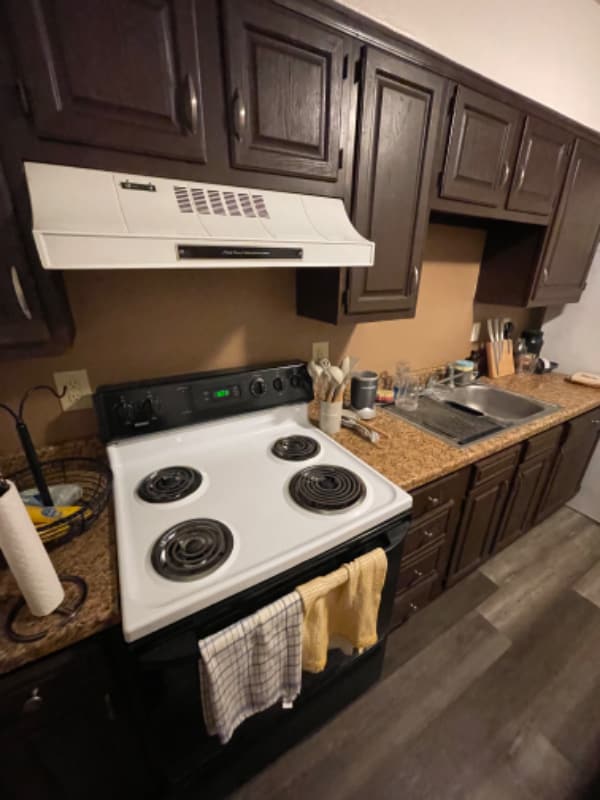 Building Photo - 244-246 Forest St