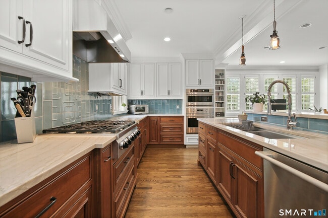 Building Photo - 14 Winslow Ln