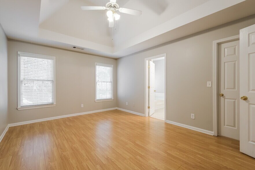 Building Photo - 605 Oxford Crest Ct NW
