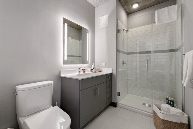 Building Photo - 1314 W Randolph St