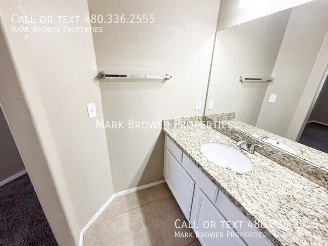 Building Photo - 500 N Roosevelt Ave