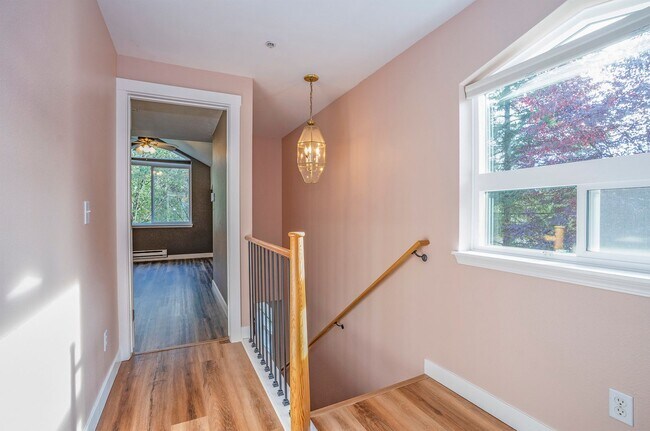 Building Photo - Wonderful 2-bedroom Townhome Style in Bothell, WA!