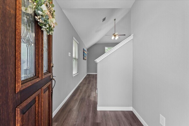 Building Photo - 207 Sea Breeze Dr