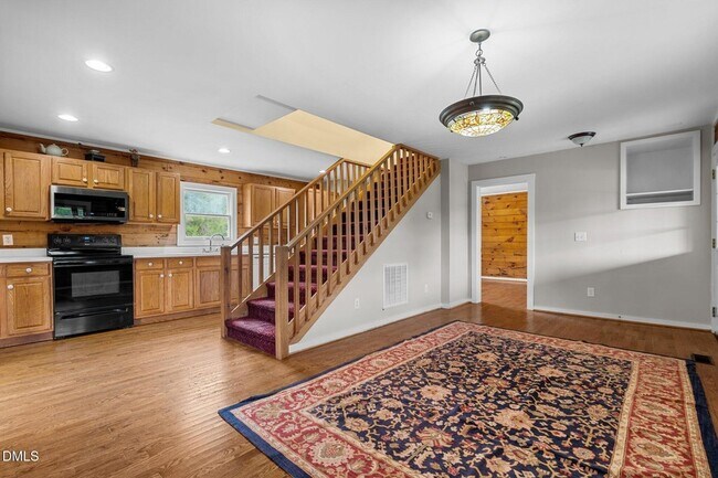 Building Photo - 65 Birdhouse Ln