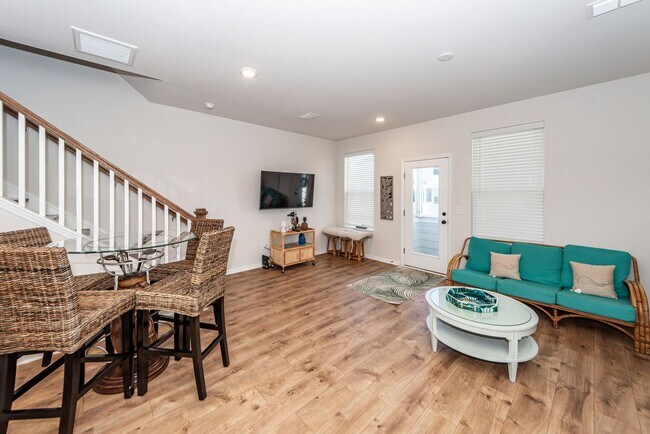 Building Photo - 4 Bedroom, 3.5 Bathroom Townhome in The Marshes at Cooper River - Charleston