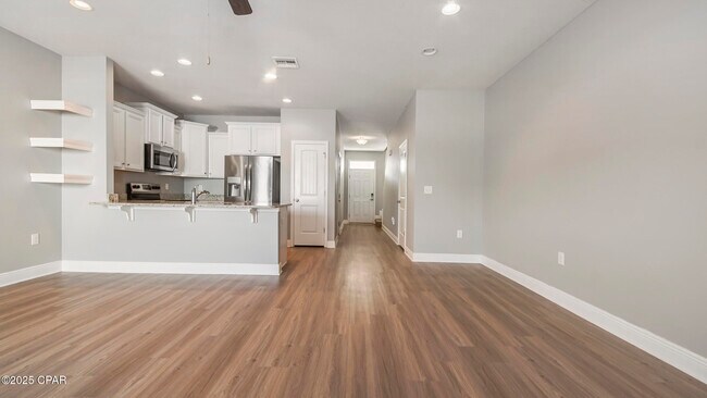 Building Photo - 7471 Shadow Lake Dr