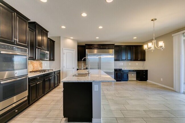 Building Photo - Beautiful Next-Gen Home with Private Entry Suite & Spacious Backyard * MOVE IN SPECIAL*
