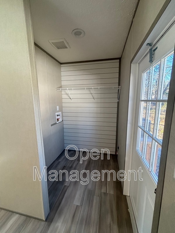 Building Photo - 356 Bayhead Dr