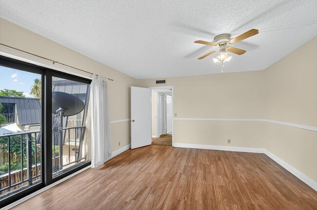 Building Photo - 2494 Waterside Dr